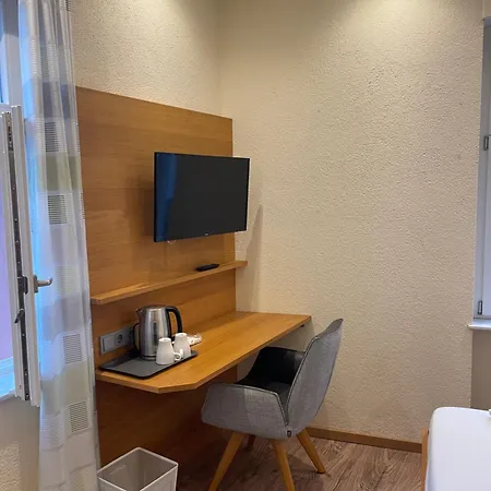 Zur Krone Hotel